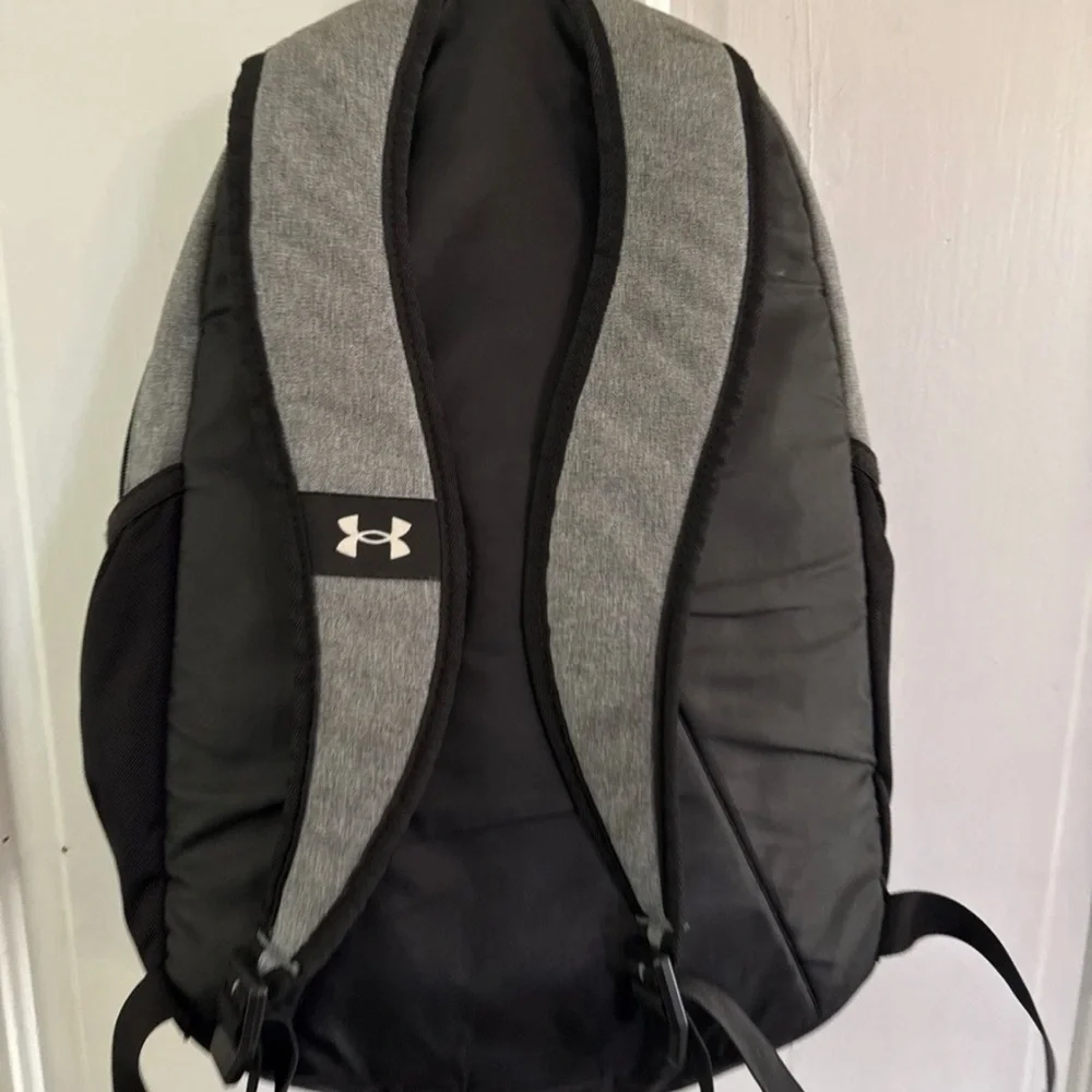 Under Armour sleek under